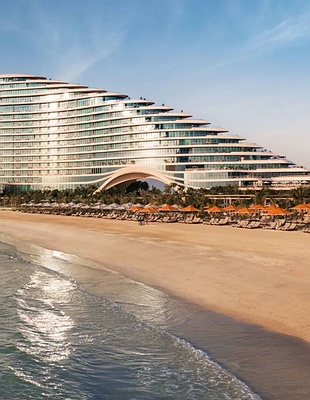  Jumeirah Marsa Al Arab hotel in Dubai, a luxury resort
