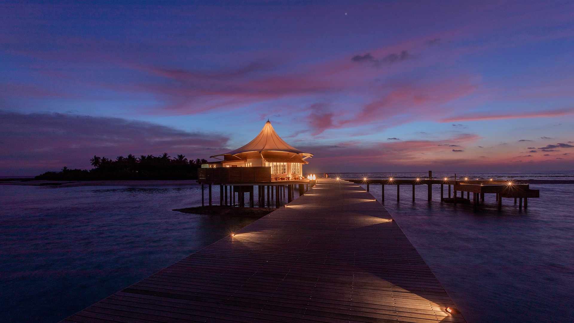 sunset view of the Cinnamon Hakuraa Huraa Maldives