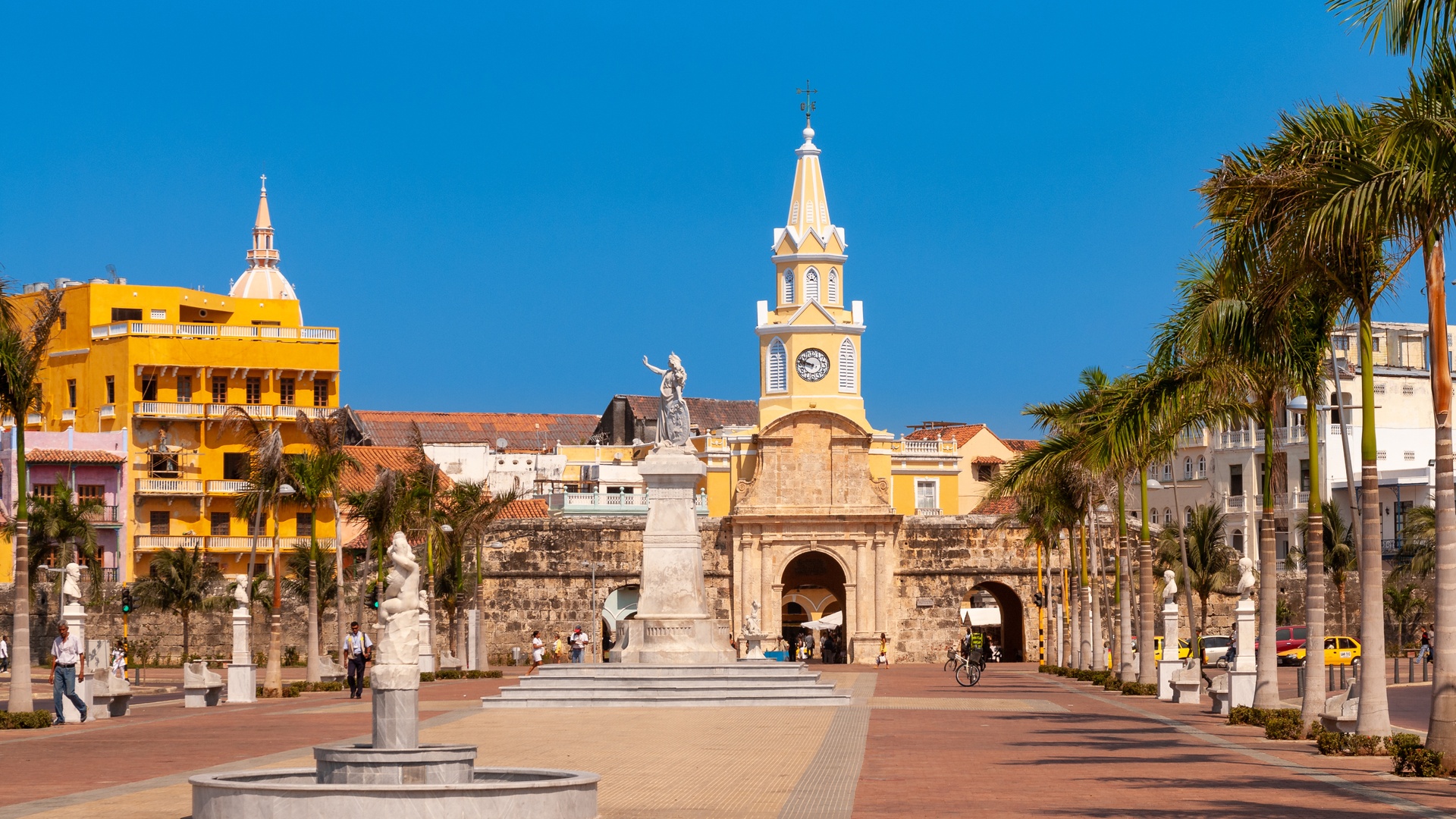 the Puerta del Reloj (Clock Tower Gate), the main entrance to the historic walled city of Cartagena de Indias, Colombia