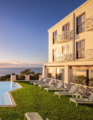 Founders Lodge by Mantis pool view