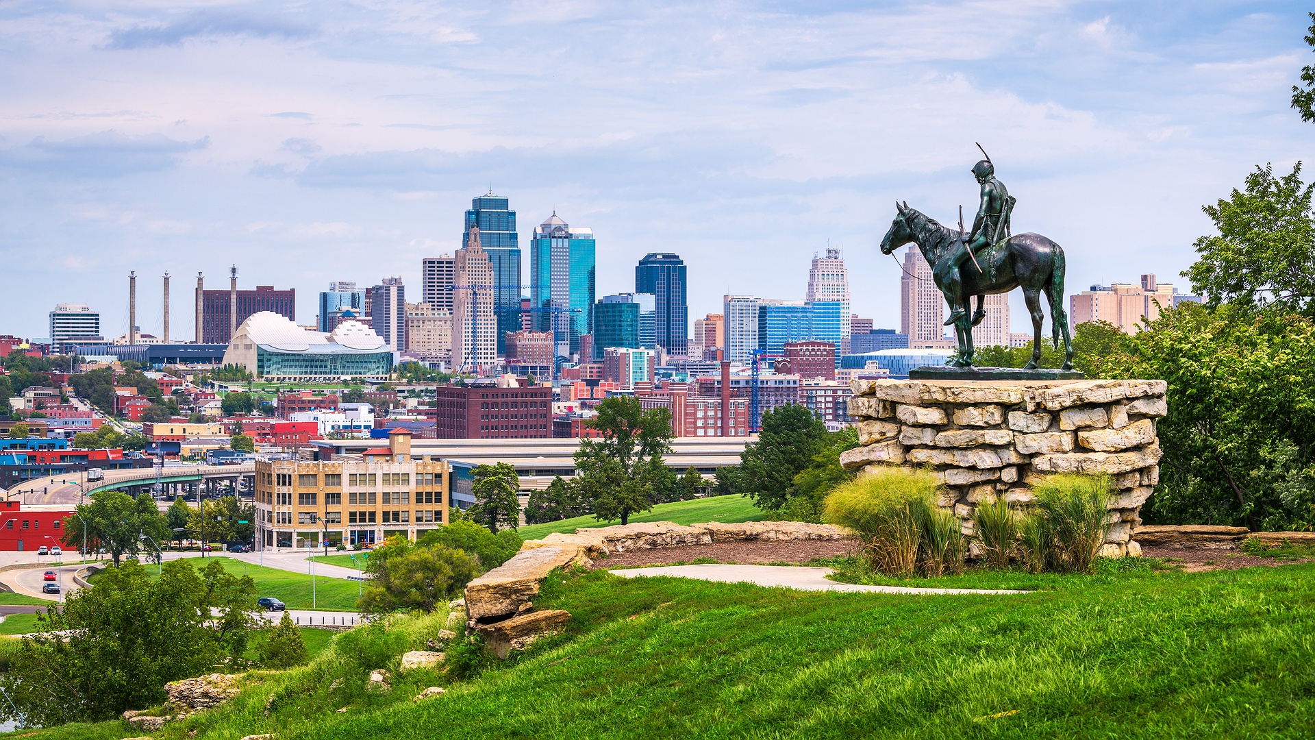 Kansas City skyline, featuring the iconic "Scout" statue