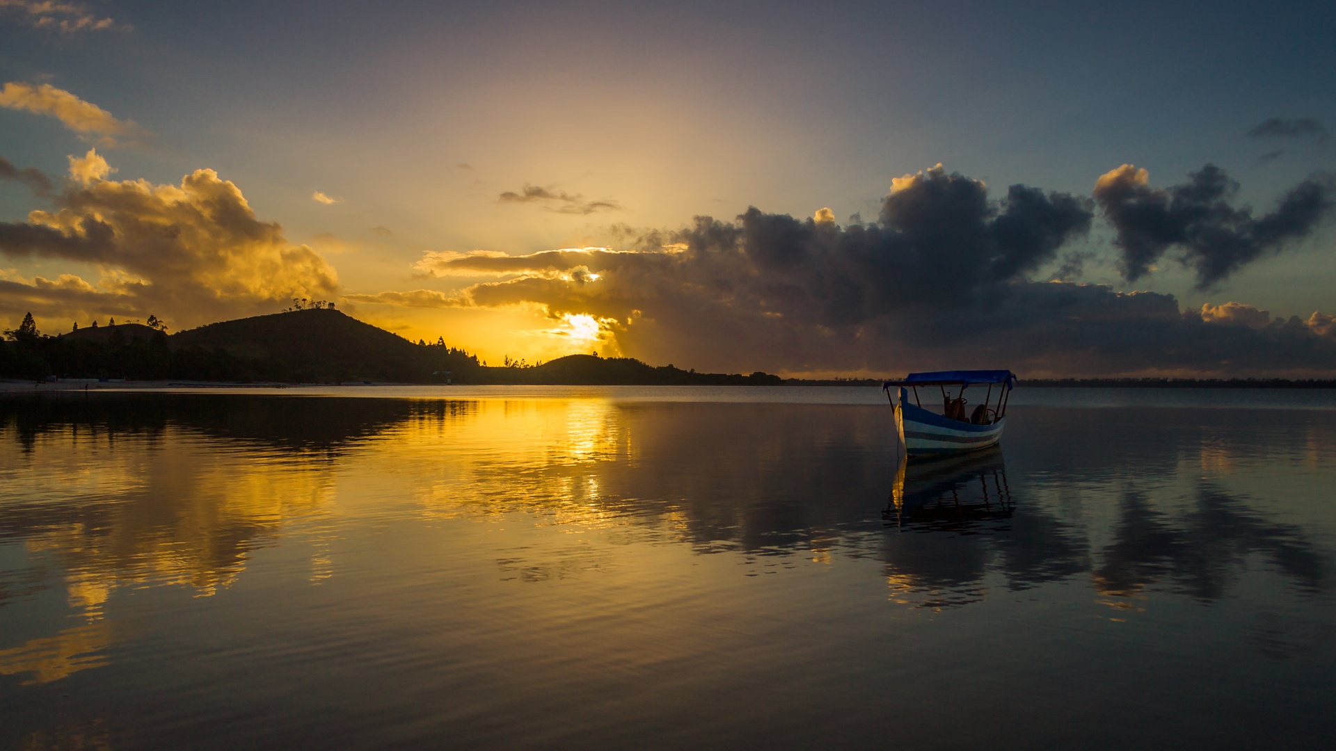 Rasoabe and Ranomainty Lakes in Madagascar