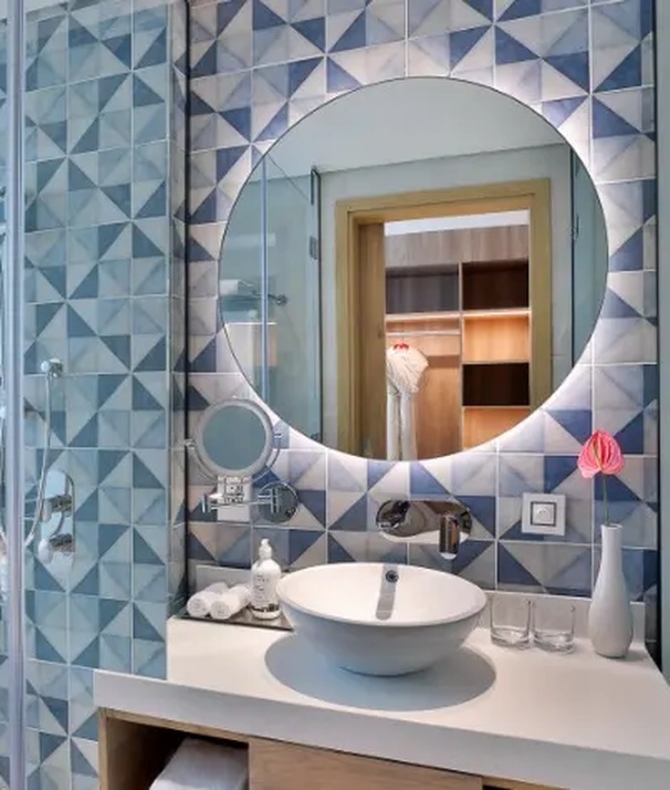 NH Collection Dubai The Palm bathroom view
