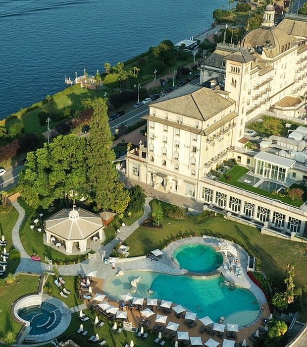 Grand Hotel Des Iles Borromées & Spa aerial view