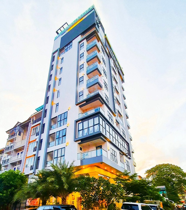 Le Botum Hotel facade view