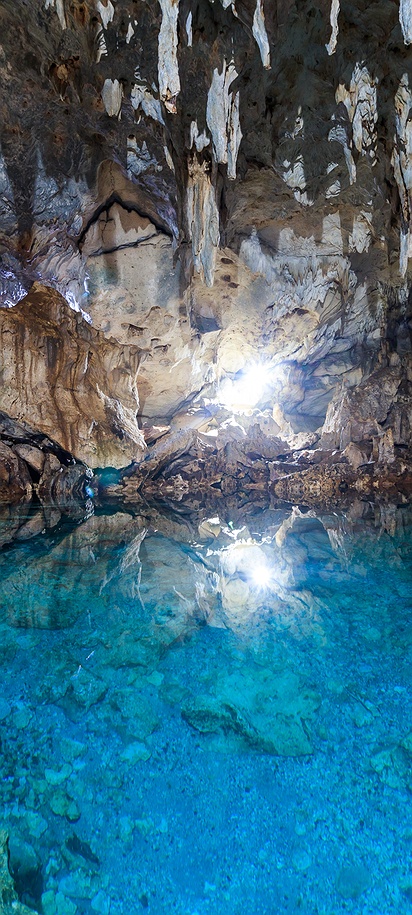 Hinagdanan cave in Philippines