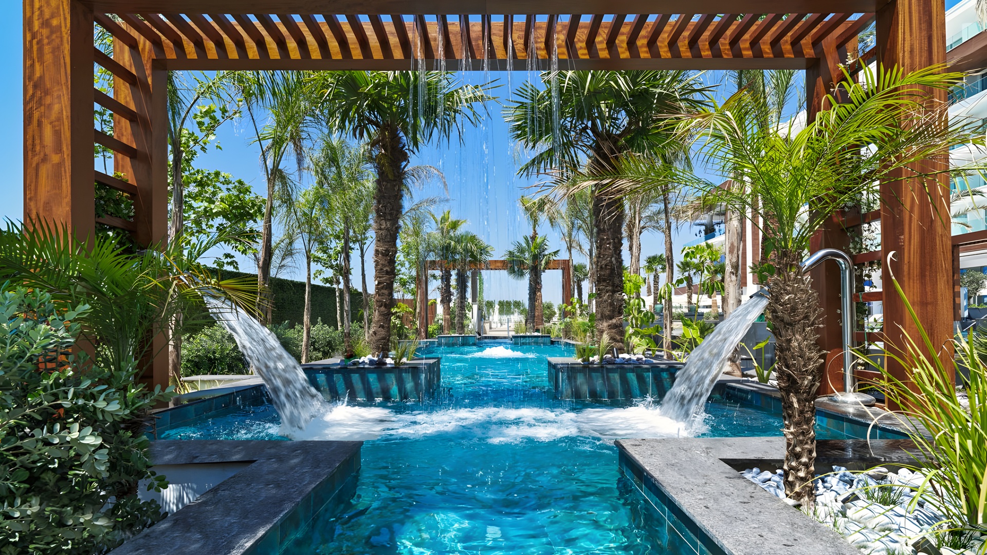 Amanti, Made For Two Hotel pool