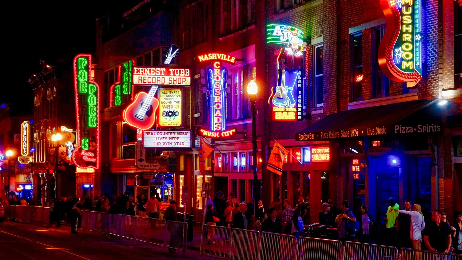 Broadway Street in Nashville, Tennessee