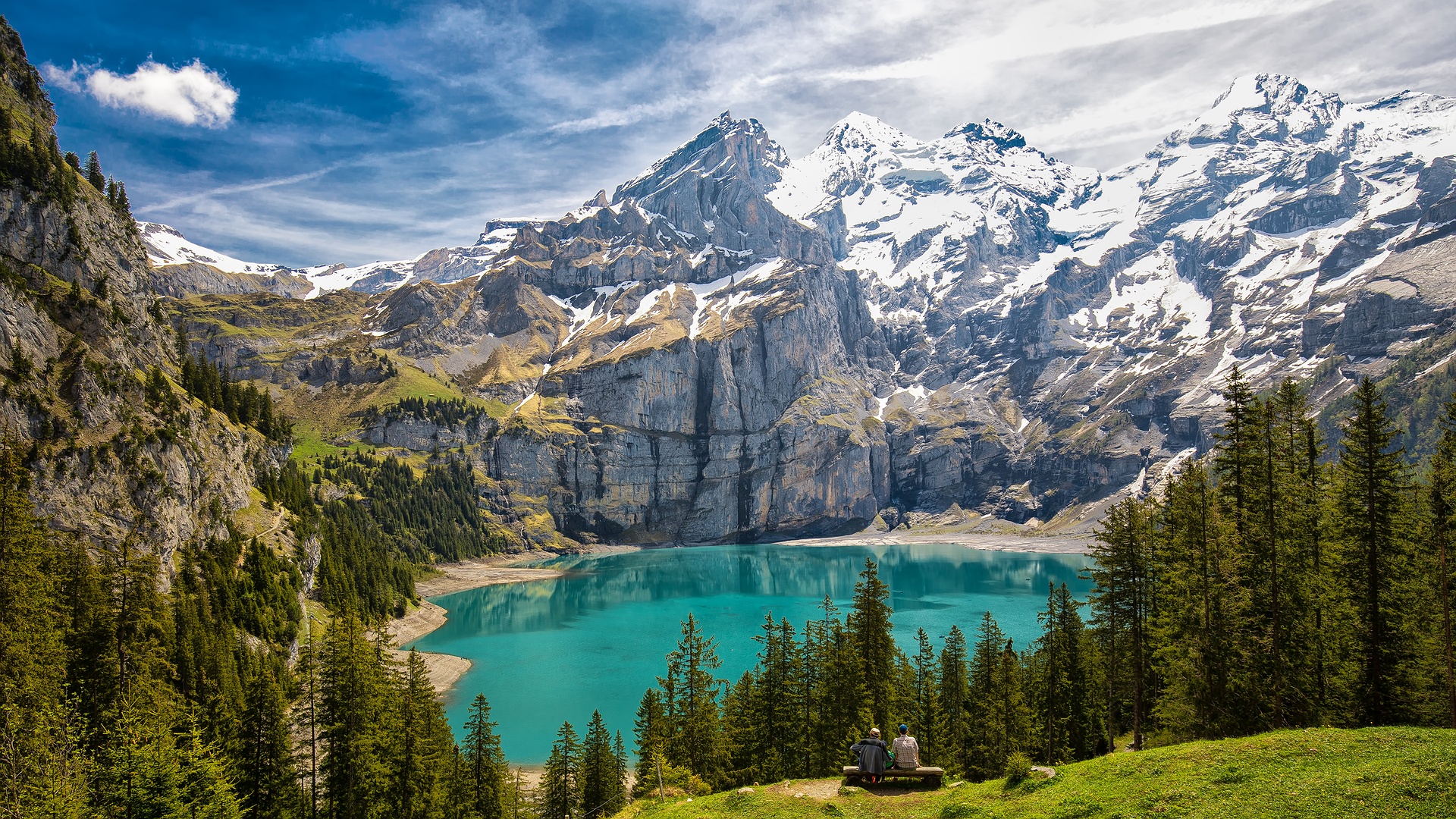 stunning mountain lake in the Bernese Oberland