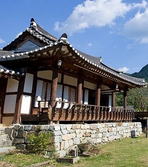 Nongam Jongtaek exterior view