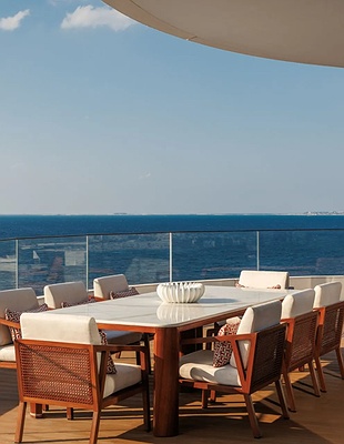  Jumeirah Marsa Al Arab hotel in Dubai, a luxury resort