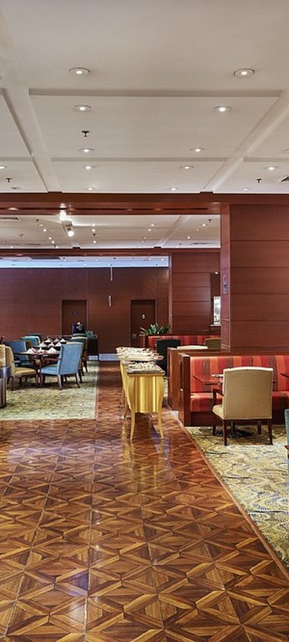 the interior of the Heavenly Café at the Holiday Inn Beijing Temple of Heaven