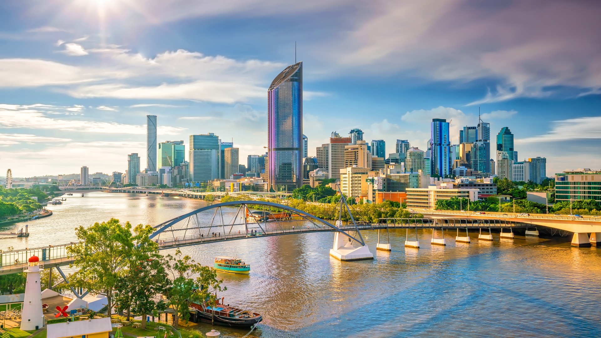 Brisbane skyline and the Brisbane River in Queensland