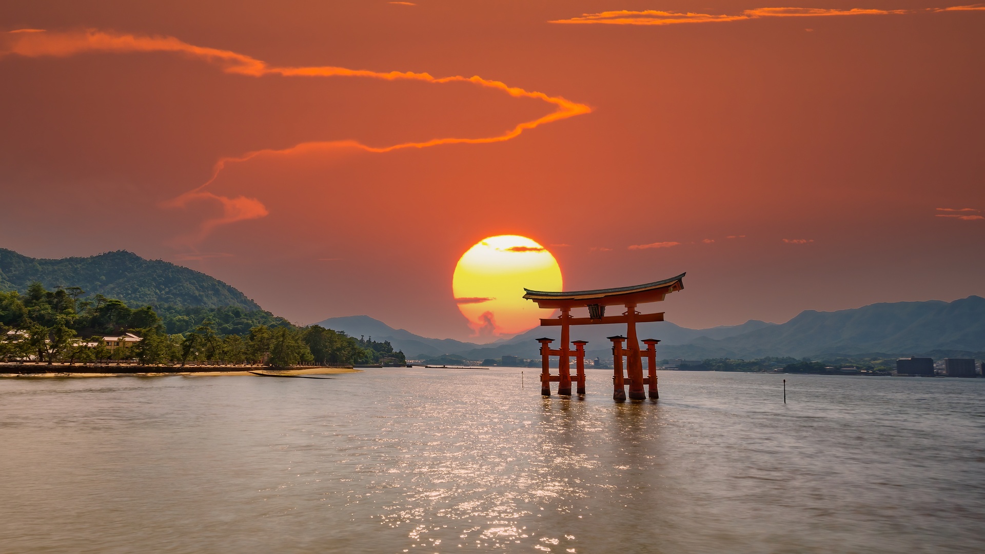 floating" torii gate of Itsukushima Shrine , Japan