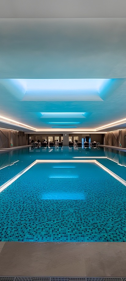 the indoor swimming pool at the Holiday Inn Xi'an Chanba by IHG