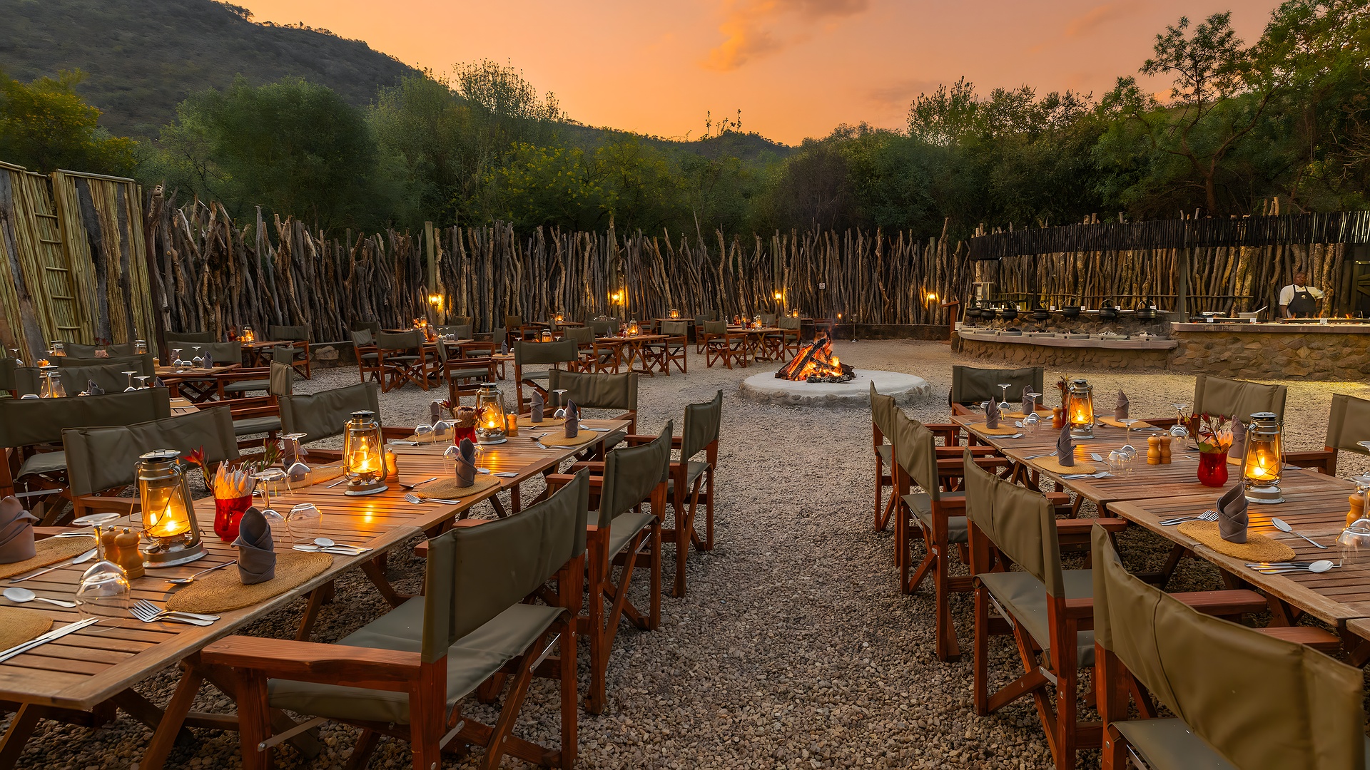 outdoor dining area at the Ivory Tree Game Lodge