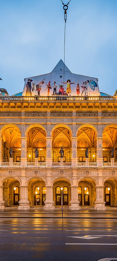 Vienna state opera front view