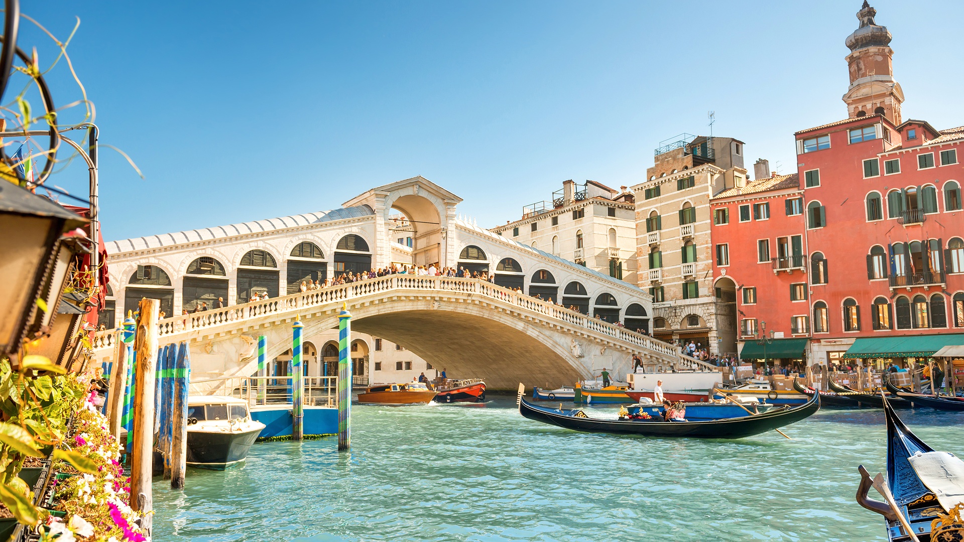 Rialto Bridge in Venice, Italy