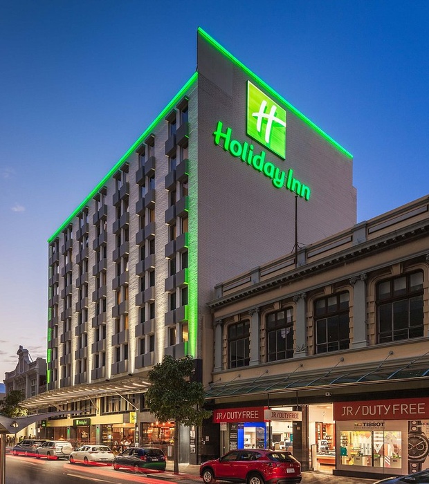 Holiday Inn Perth City Centre exterior 