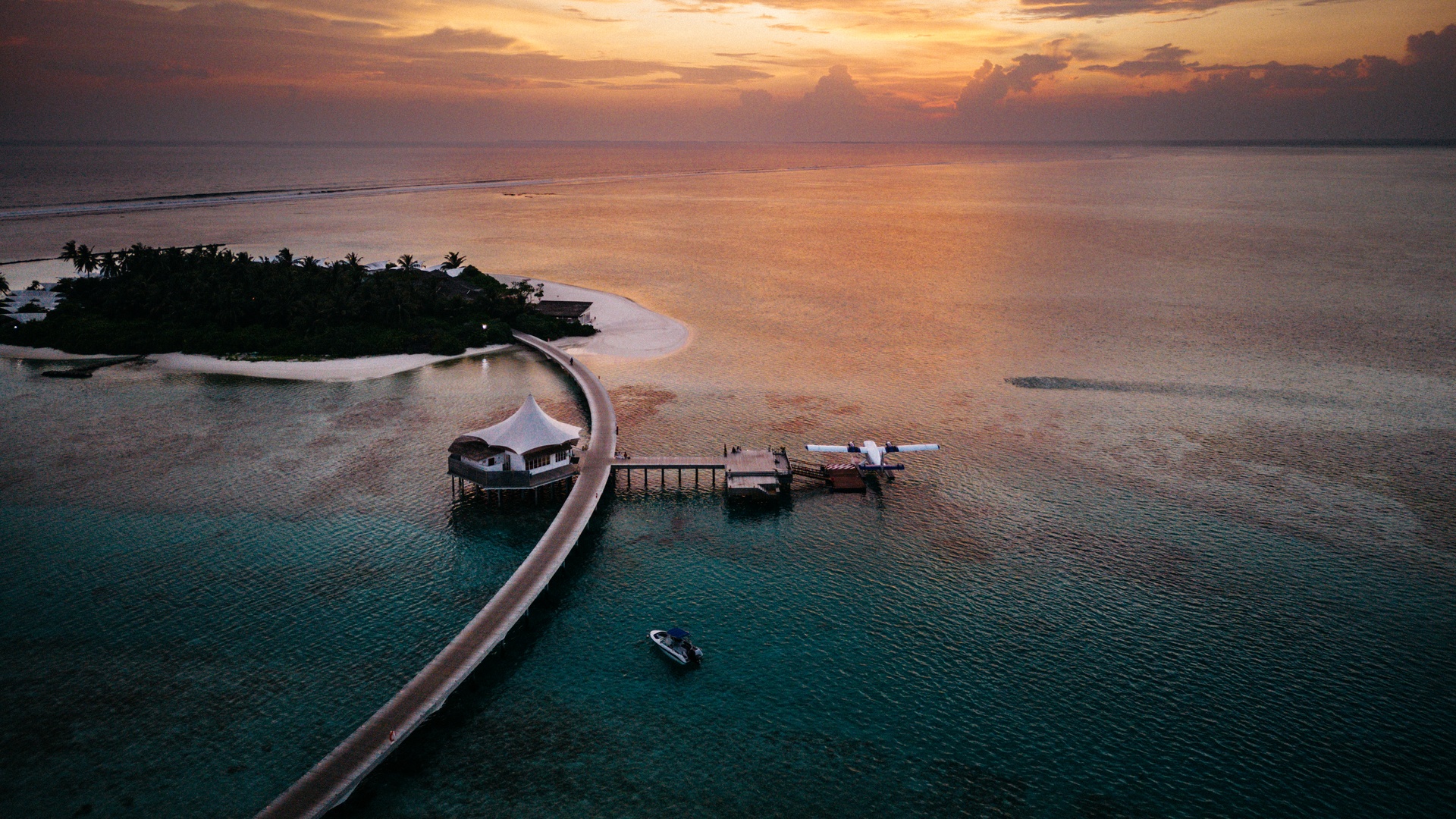 the resort island of Cinnamon Hakuraa Huraa Maldives
