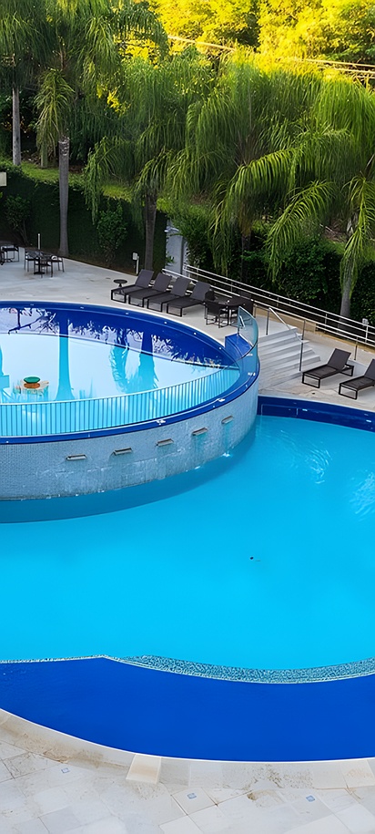 the outdoor swimming pool area at the Viale Cataratas Hotel in Foz do Iguaçu, Brazil