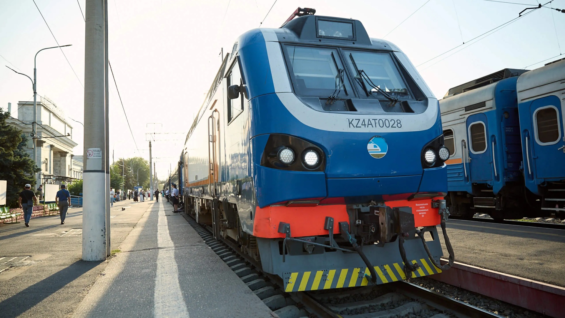 an Alstom Prima KZ4AT electric locomotive