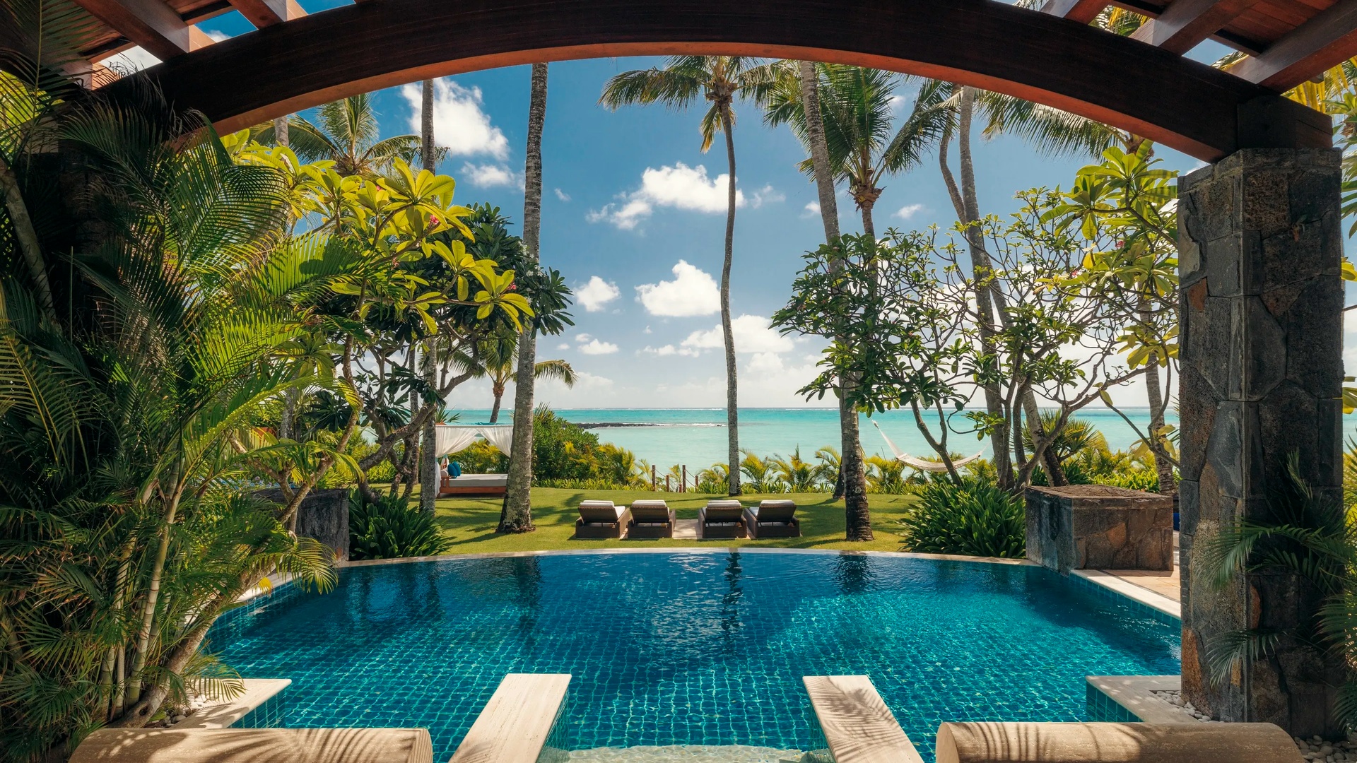 One&Only Le Saint Géran resort pool view