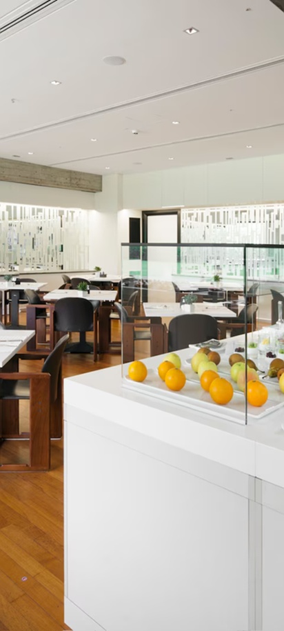 restaurant and breakfast buffet area inside the NH Milano Congress Centre