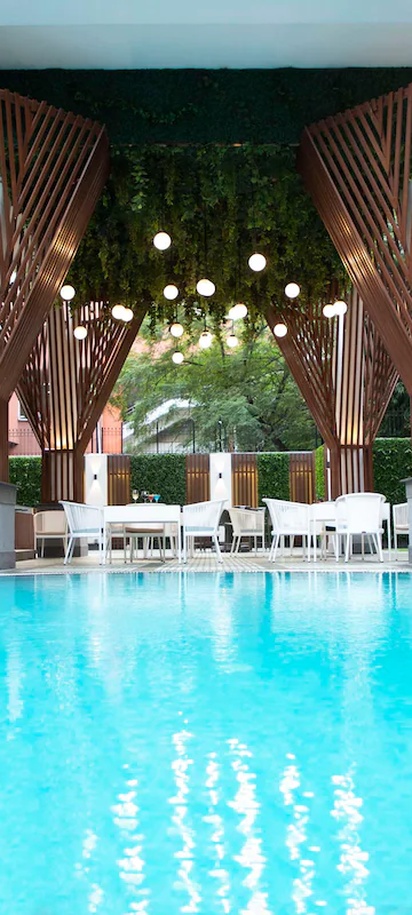 the swimming pool at the Park Inn by Radisson New Delhi Lajpat Nagar