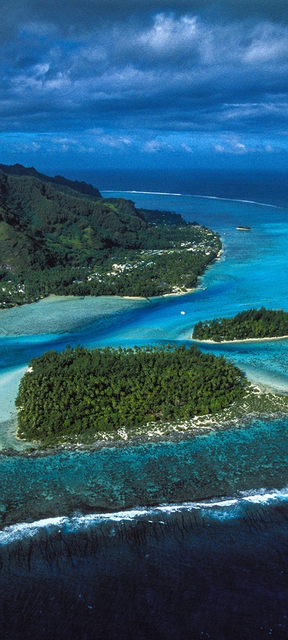 Mo'orea island in French Polynesia