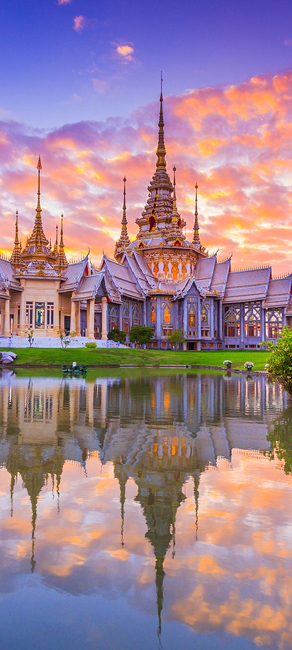 Wat Suthat Thepwararam Ratchaworahawihan in Thailand