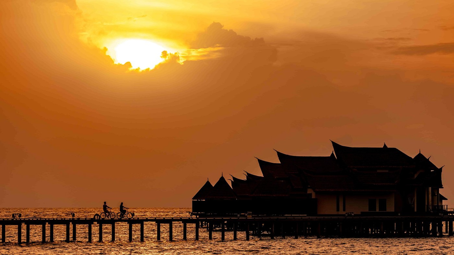 Sunrise view at Ozen Reserve Bolifushi 
