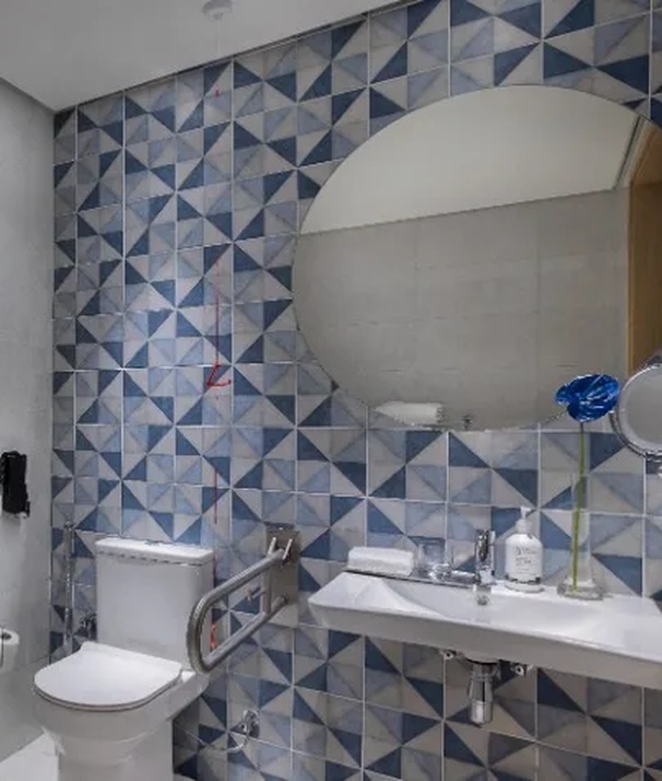 NH Collection Dubai The Palm deluxe family bathroom