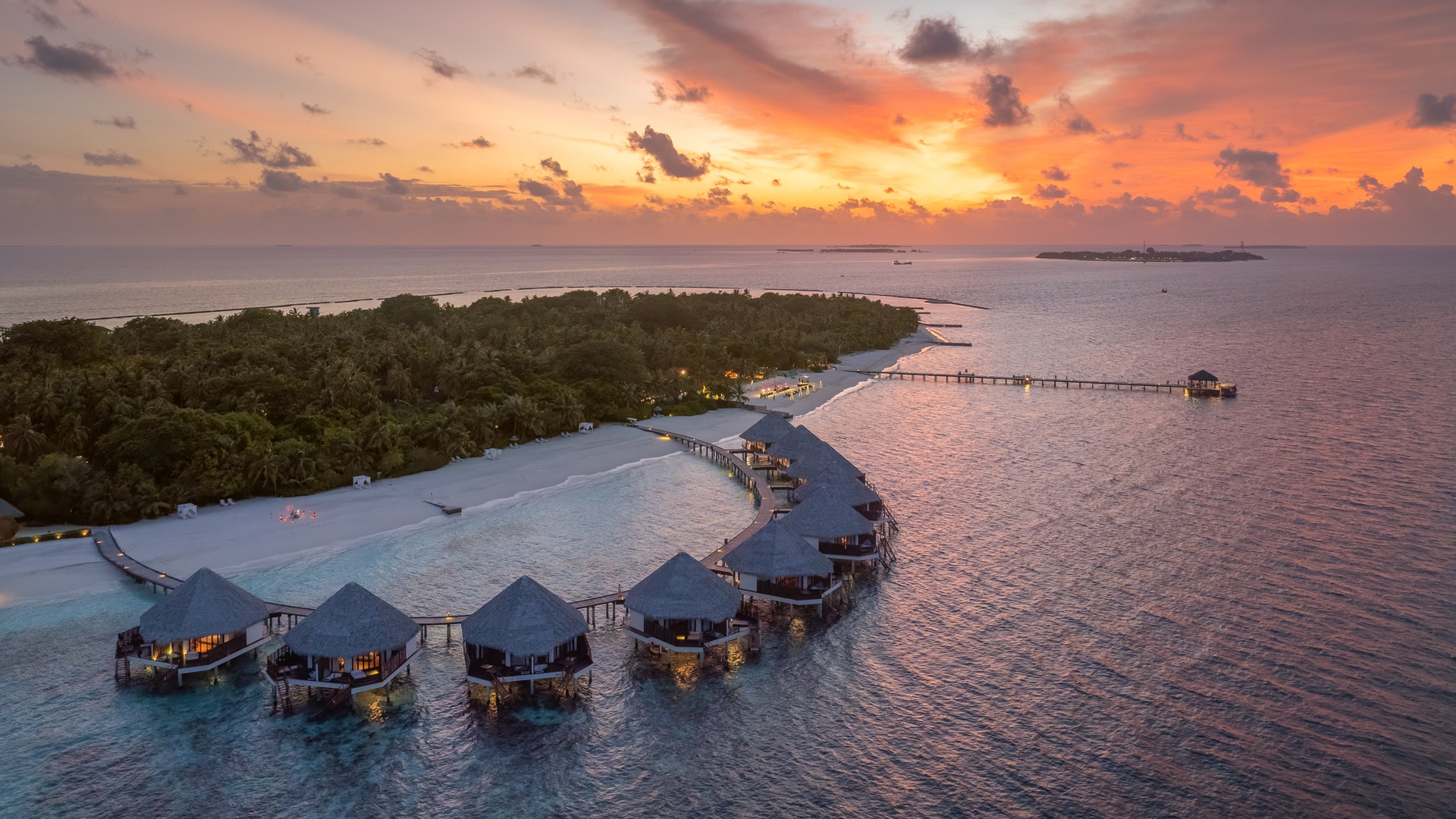 Overwater villas at Adaaran Select Meedhupparu