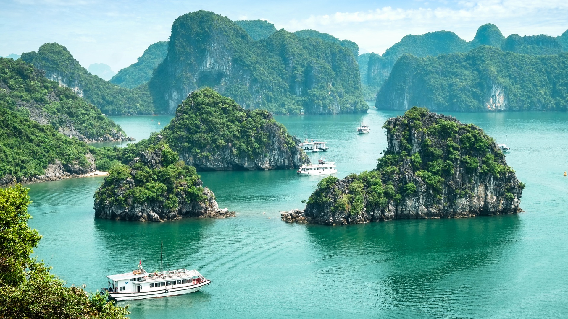 islands of Ha Long Bay, Vietnam