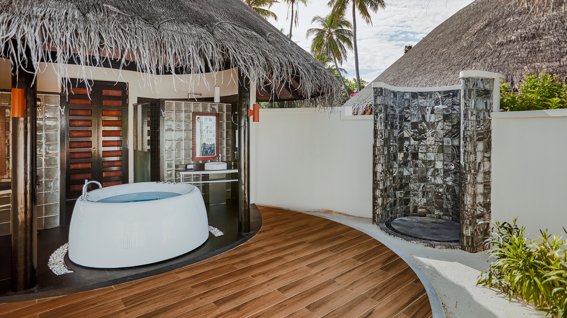 Siyam Iru Fushi resort luxurios outdoor area