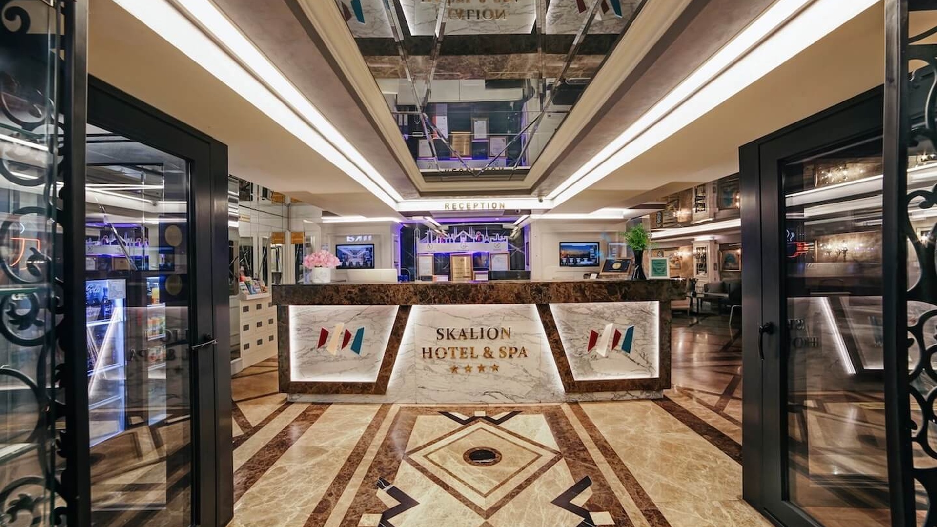 the lobby of the Skalion Hotel & Spa, a 4-star accommodation located in Istanbul, Turkey