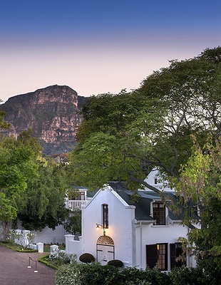 Founders Lodge by Mantis pool view