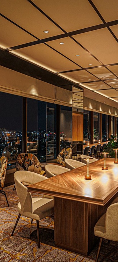 the Club Lounge on the top floor of the ANA Crowne Plaza Hiroshima