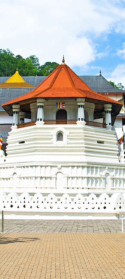 the Temple of the Sacred Tooth Relic (Sri Dalada Maligawa) in Kandy, Sri Lanka