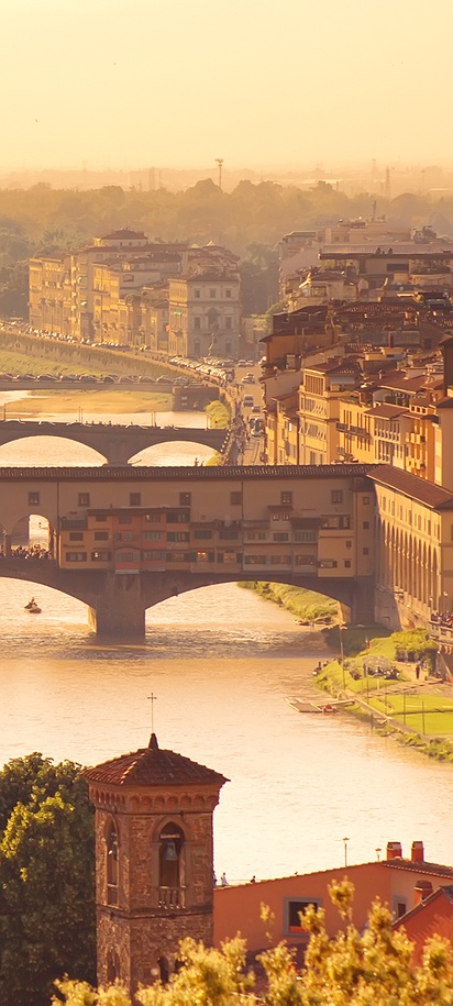 Ponte vecchio arch bridge in Florence