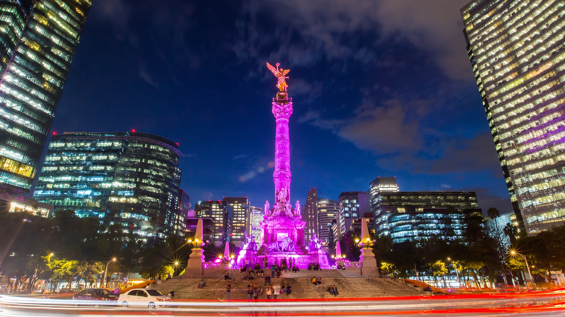 the Angel of Independence (El Ángel de la Independencia) monument in Mexico City