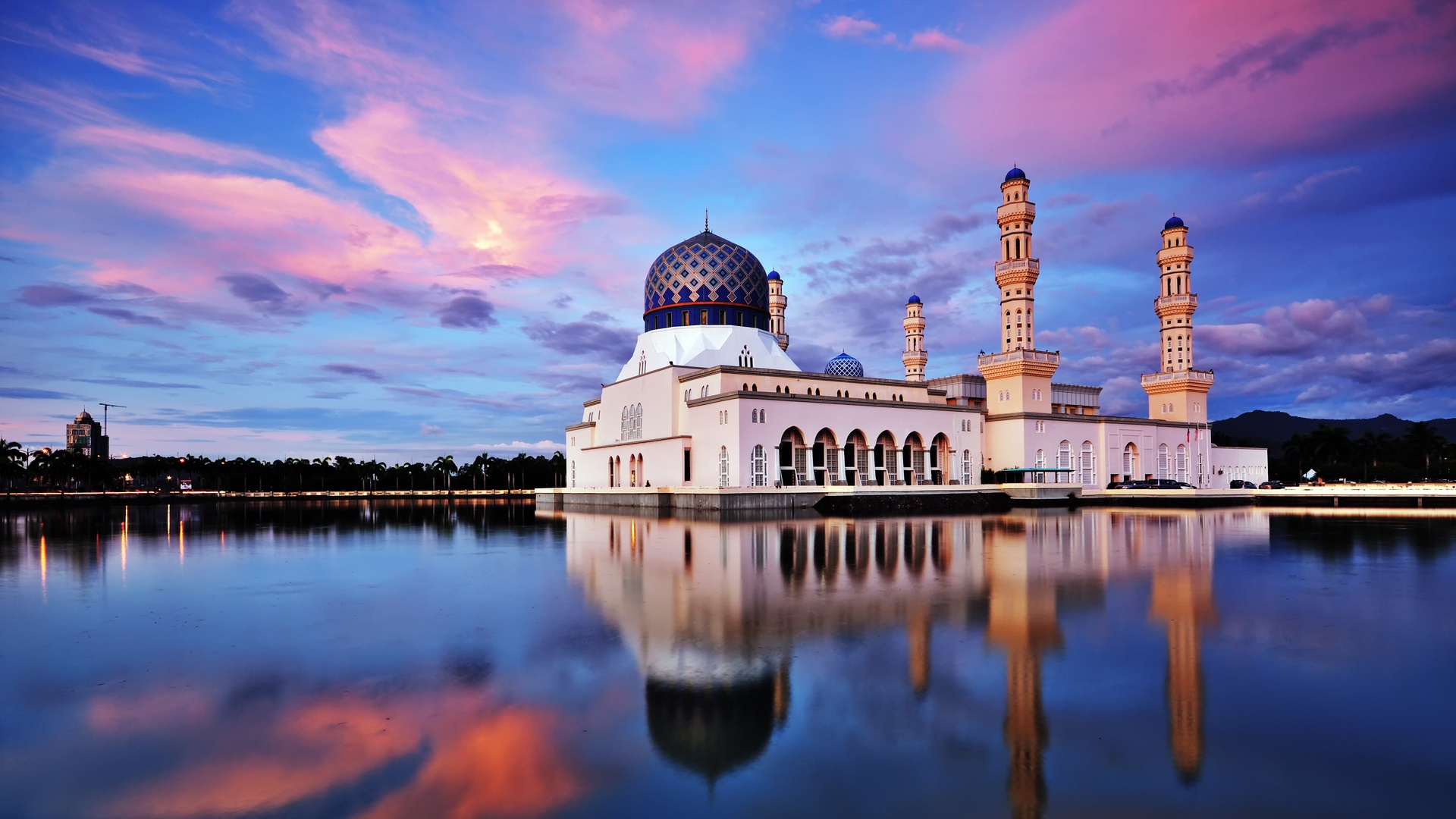 Masjid Bandaraya Kota Kinabalu, a Floating Mosque