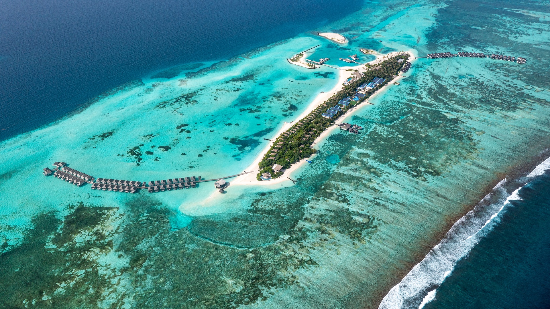 Le Meridien Maldives Aerial view shot