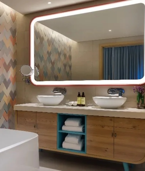 NH Collection Dubai The Palm family se view bathroom interior