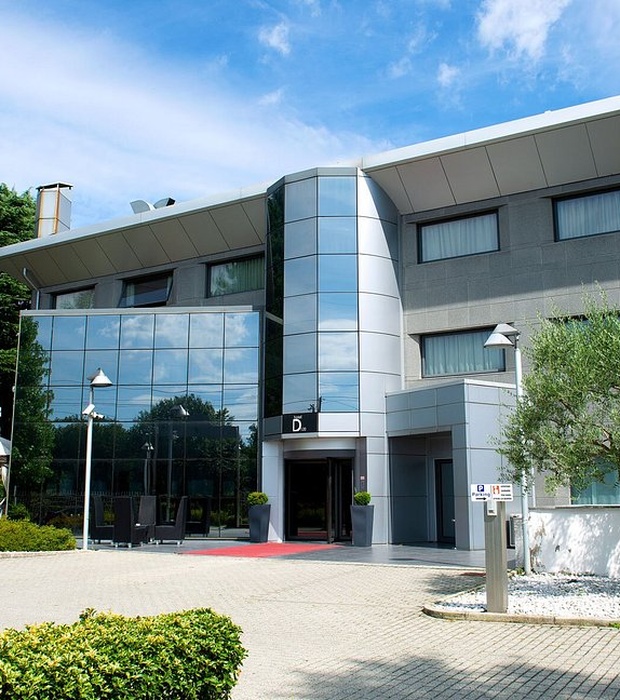 Hotel D120 facade