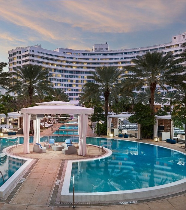 Fontainebleau Miami Beach exterior pool view