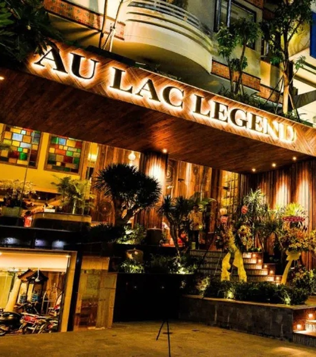 Au Lac Legend exterior