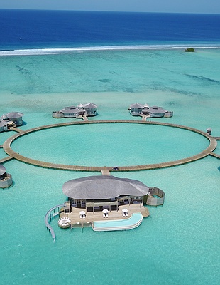  Jumeirah Marsa Al Arab hotel in Dubai, a luxury resort