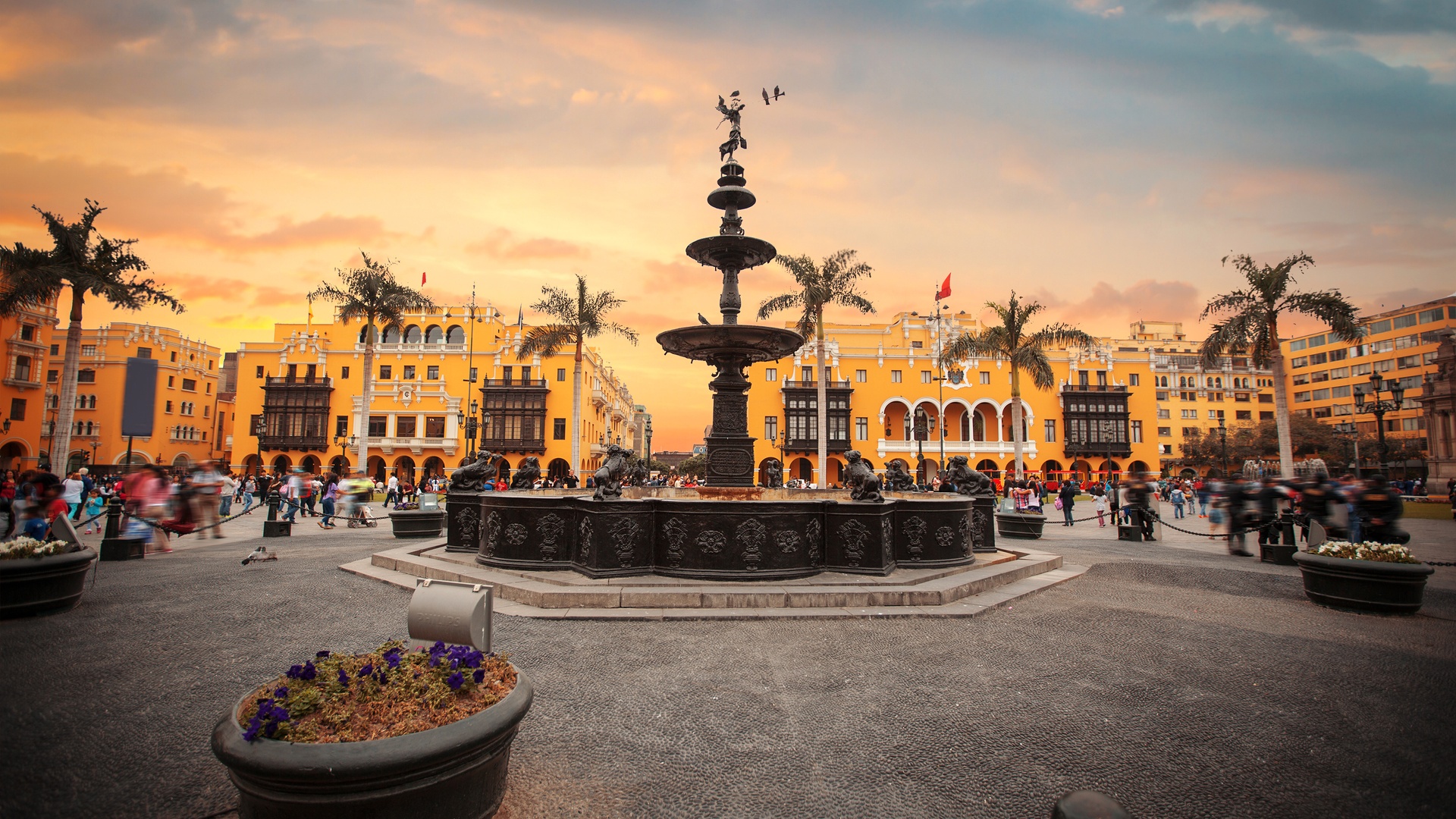 the Plaza Mayor de Lima, the historic main square in the capital of Peru